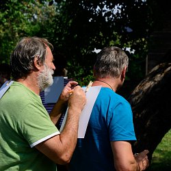 napiš mi to na záda