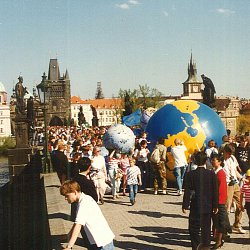 Zahájení programu GLOBE v ČR, Praha Karlův most 1995.