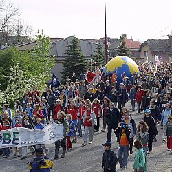 První mezinárodní GLOBE Games v ČR, účastníci z 12 zemí, rok 2005.
